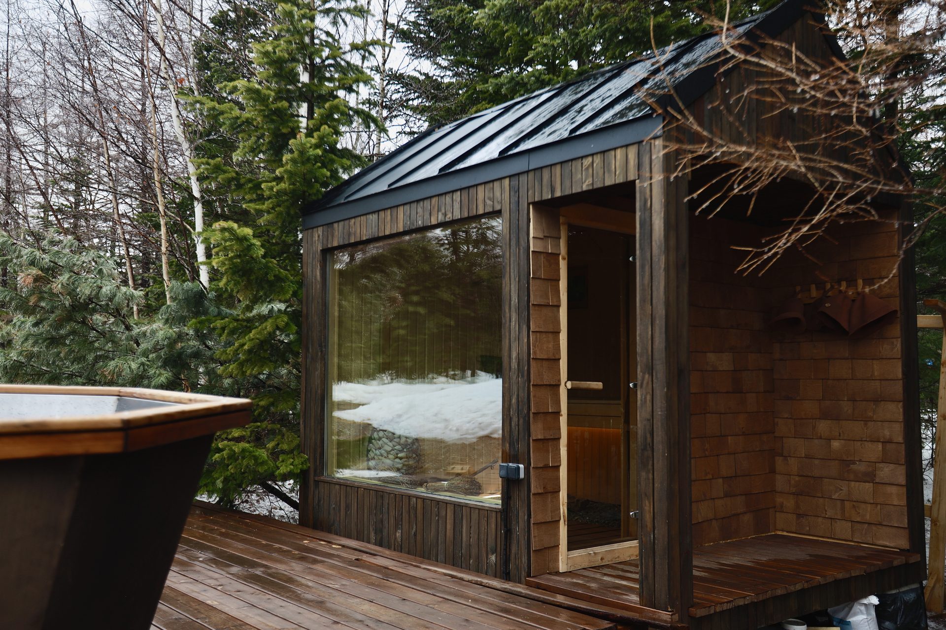 Сауна с панорамным окном — гостевой дом Shelter Сахалин